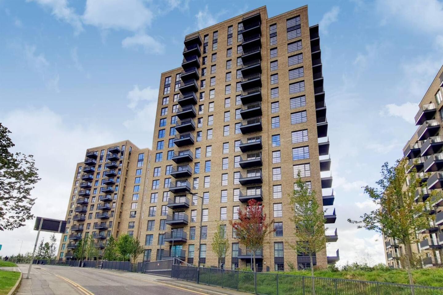 Modern And Chic Apartments At Ferrum Near Wembley Park Londra Esterno foto